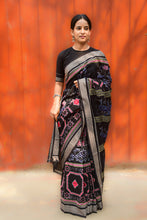 Load image into Gallery viewer, Sambalpuri cotton saree in black with Pasapali pattern and peacock pallu – Pasapali
