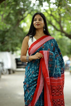 Load image into Gallery viewer, Sambalpuri cotton saree in teal with red check-pattern border and Ikat flower pallu – Pasapali
