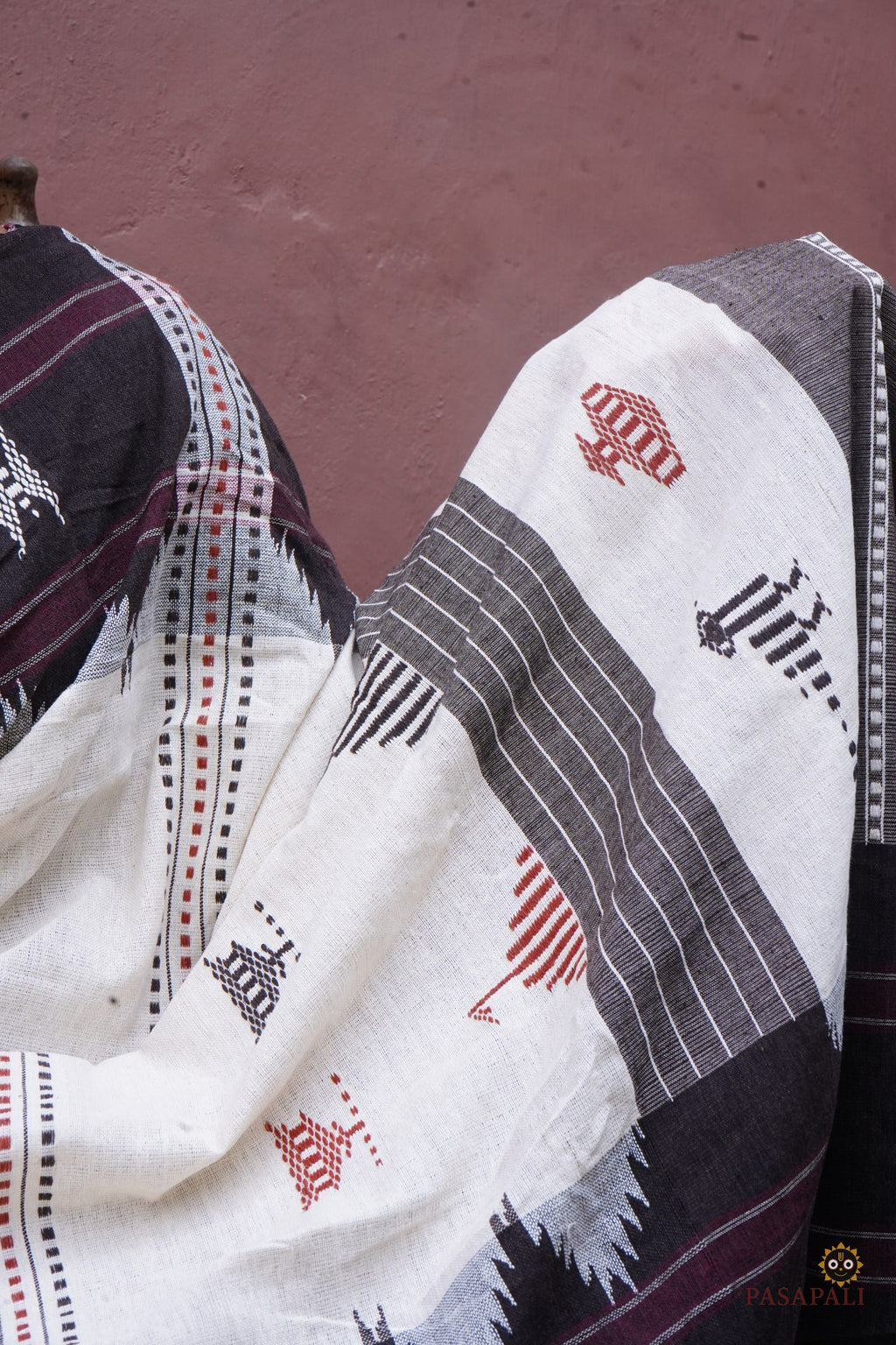 Aalraga Kotpad handloom cotton saree front drape — Mirgan tribal weavers Odisha, aal bark dyed brown motifs