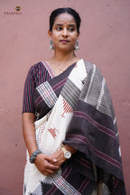 Aalraga Kotpad natural dye saree texture detail — handspun cotton surface showing aal bark brown, Pasapali