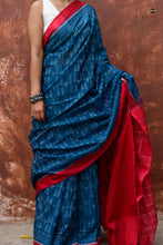 Load image into Gallery viewer, Mercerized cotton texture close-up of Annapriya Sambalpuri Bandha saree — warp 120 weft 120 thread count, Odisha
