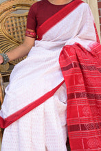 Load image into Gallery viewer, Fish motif detail along body edge of Bhargavi — authentic Sambalpuri Handloom double ikat cotton saree, Pasapali
