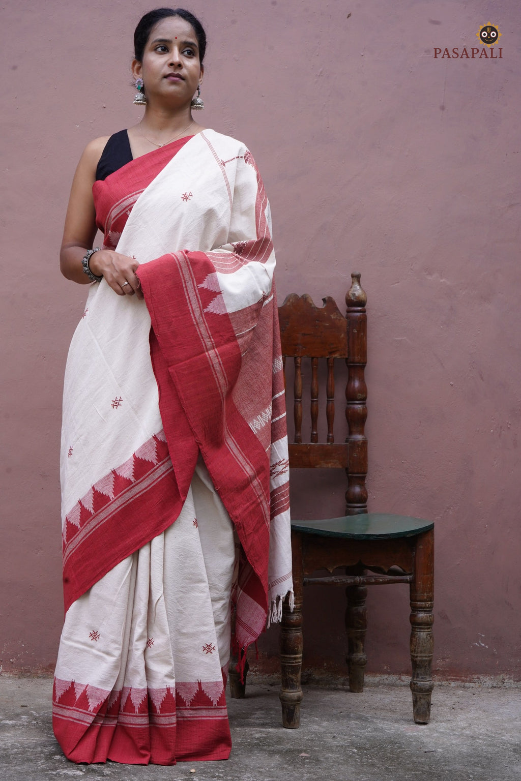 Bhoomi Off-White Kotpad Handloom Cotton saree by Pasapali — full hero view, natural aal bark dye, tribal motifs