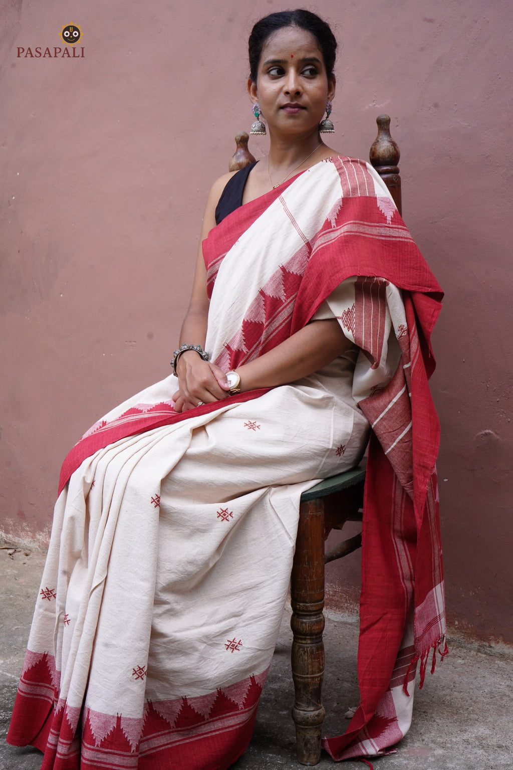 Macha and pharsa motif detail on Bhoomi — extra-weft tribal weaving by Mirgan community, Kotpad, Odisha