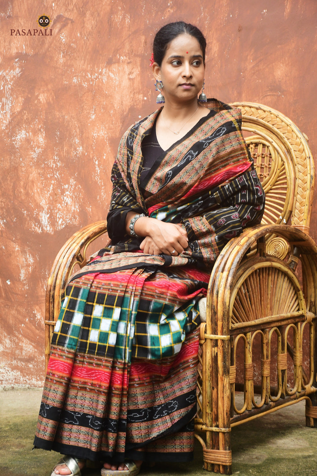 Front drape of Bichitrapuri green Sambalpuri handloom saree — saktapar checks, fish motif border | Pasapali