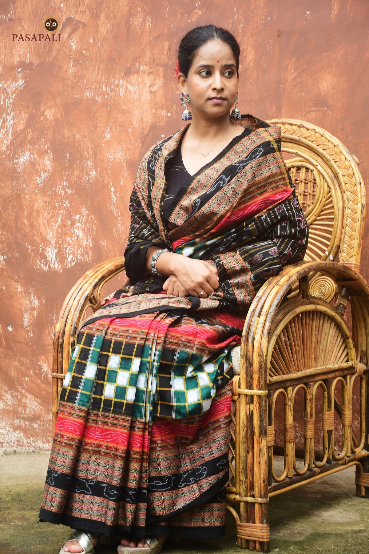 Front drape of Bichitrapuri green Sambalpuri handloom saree — saktapar checks, fish motif border | Pasapali