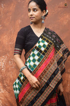 Close-up of fish motif border on Bichitrapuri green black Sambalpuri double ikat saree | Pasapali