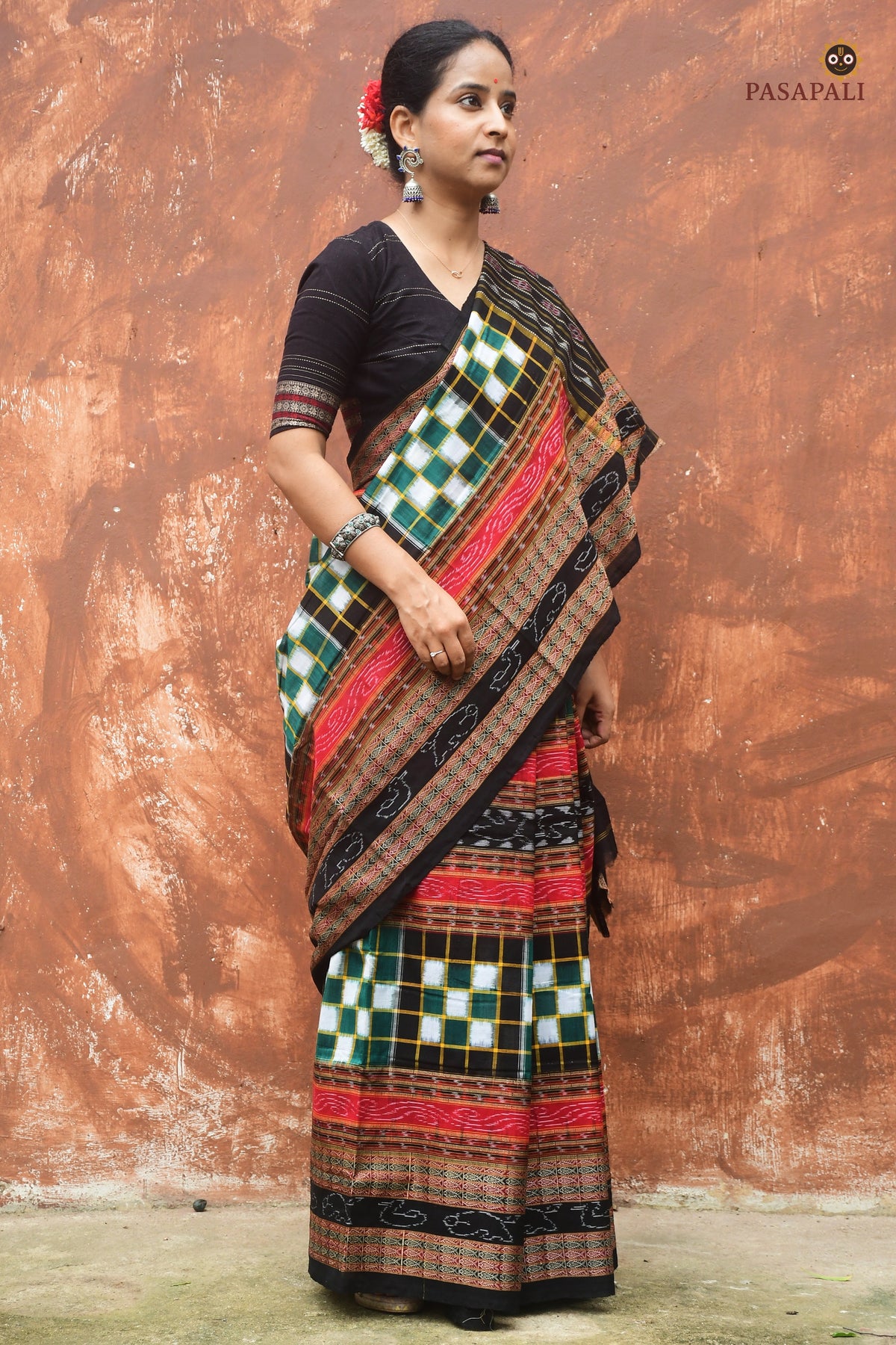 Handloom drape view of Bichitrapuri — GI certified Sambalpuri cotton saree in green | Pasapali