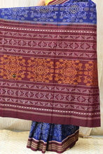 Load image into Gallery viewer, Rudraksha border pattern close-up on authentic Sambalpuri Bandha cotton saree by Pasapali
