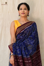 Load image into Gallery viewer, Mercerized cotton texture detail of blue Sambalpuri Bandha saree woven by Bhulia weavers, Odisha
