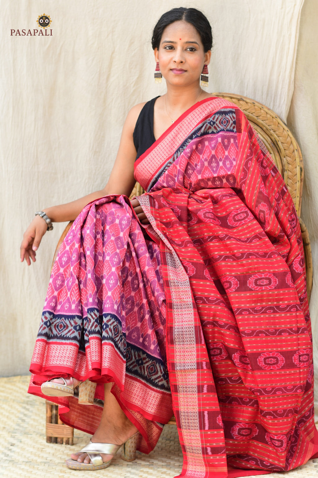 Damayanti Sambalpuri cotton saree folded to show Rudraksha border and ikat pallu — Pasapali handloom