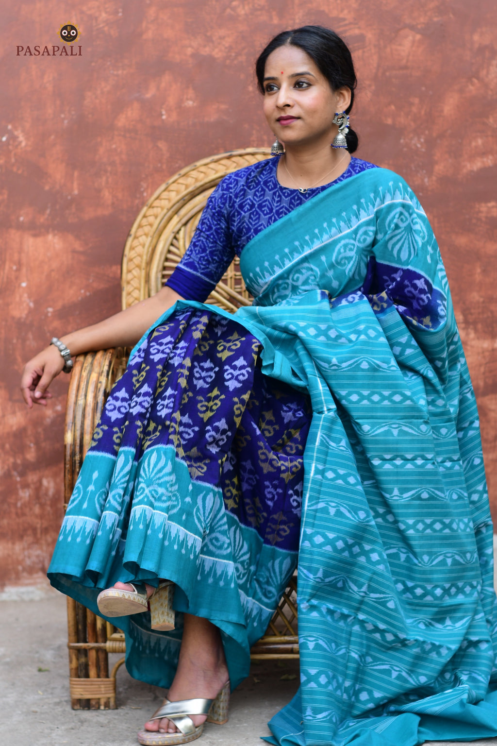 Draupadi — Blue Sambalpuri Bandha mercerized cotton saree, full hero view, flower motif body, Pasapali