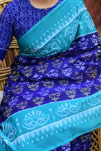 Load image into Gallery viewer, Border close-up of Draupadi — flower and kumbha double ikat motif, GI certified Sambalpuri saree
