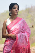 Load image into Gallery viewer, Harini light pink Sambalpuri cotton saree — full view, Bandha double ikat, fish border, mayur pallu. Pasapali.
