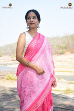 Load image into Gallery viewer, Close-up of fish motif border on Harini Sambalpuri Bandha cotton saree in light pink. Bhulia weavers, Odisha.
