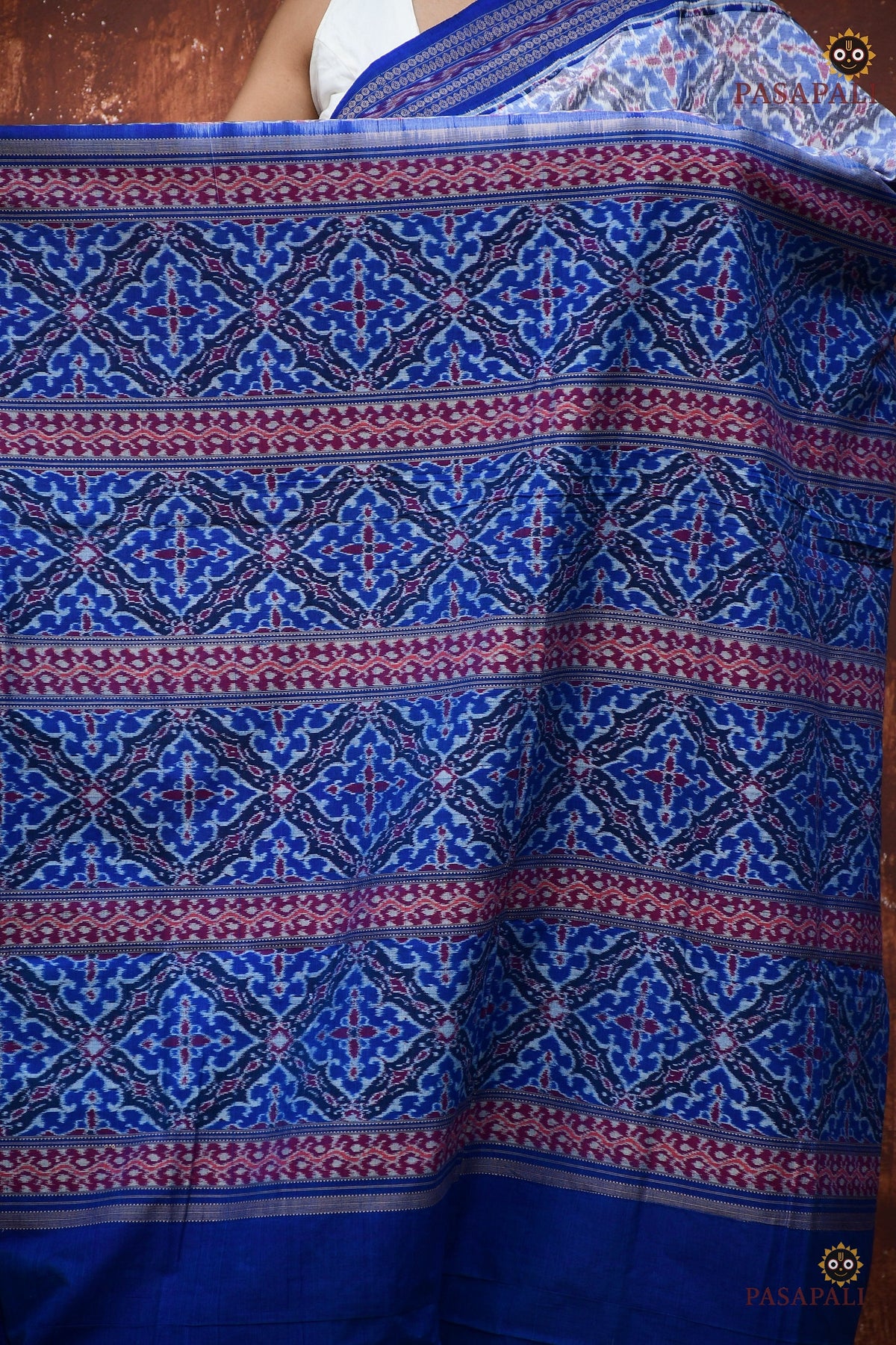Indulekha GI certified Sambalpuri handloom saree — overall view, mercerized cotton, Pasapali Odisha