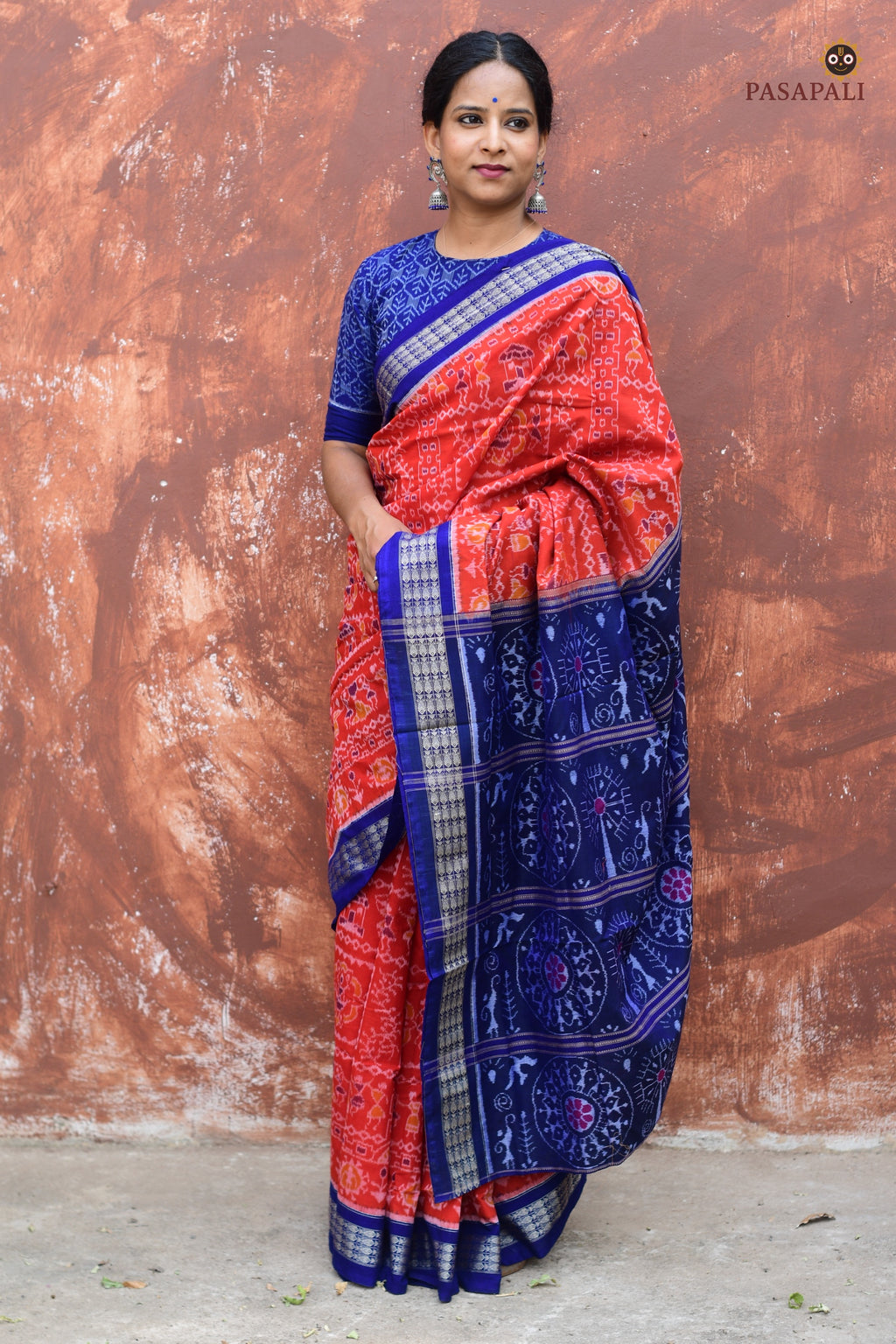 Kalapini GI certified Sambalpuri handloom saree in orange draped view, Bhulia weavers Odisha, Pasapali