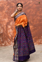 Load image into Gallery viewer, Kalyani Sambalpuri Bandha mercerized cotton saree — fabric texture detail, Bhulia handloom weave, Pasapali
