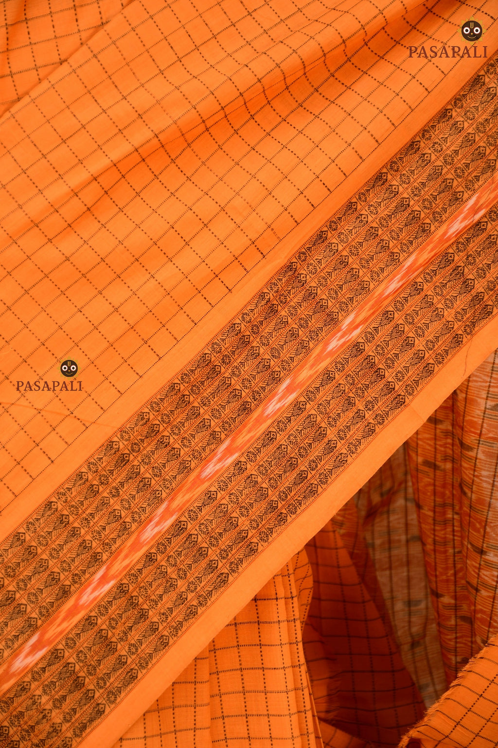Kanakrekha pallu ikat pattern close-up — double ikat Bandhakala technique, Sambalpuri saree