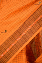 Load image into Gallery viewer, Kanakrekha pallu ikat pattern close-up — double ikat Bandhakala technique, Sambalpuri saree
