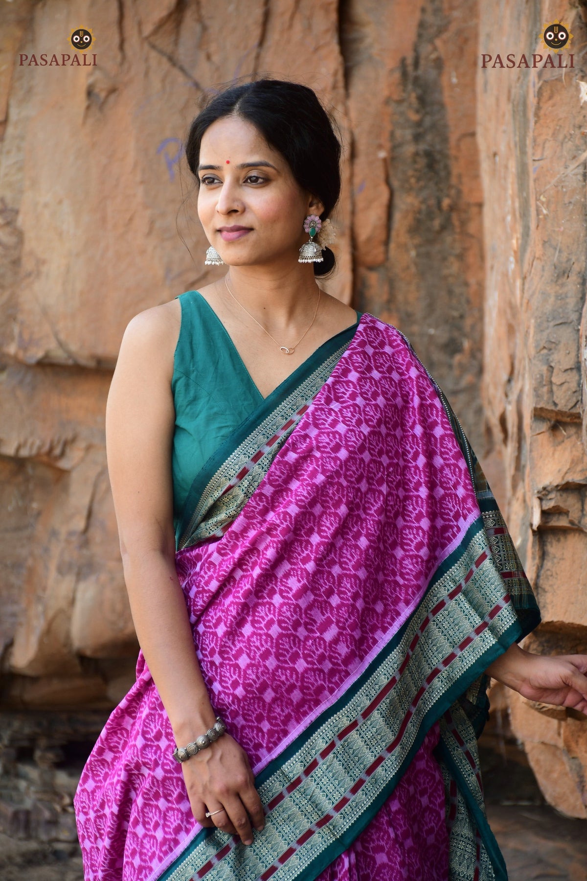 Kumudini Purple Pink Sambalpuri cotton saree — full view, Bandha double ikat, fish border, Plula pallu. Pasapali.