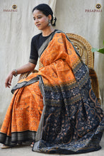 Load image into Gallery viewer, Rudraksha border motif macro — Kusumita Sambalpuri handloom mercerized cotton saree by Pasapali, Odisha
