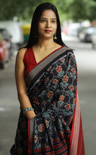 Load image into Gallery viewer, sambalpuri mercerized laal mandaar cotton saree also known as laal jaba saree
