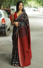 Load image into Gallery viewer, laal mandaar cotton saree also known as laal jaba traditionally in sambalpuri
