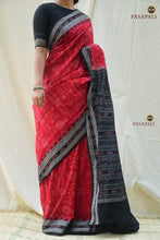 Load image into Gallery viewer, Lakshmiyantra pallu detail — flower and fish motifs, Bandha double ikat, Sambalpuri handloom Pasapali

