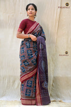 Load image into Gallery viewer, Pallu close-up of Madhavi Sambalpuri cotton saree showing intricate Plula flower and Lata motif in double ikat — Pasapali
