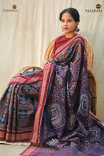 Load image into Gallery viewer, Ikat motif detail on Madhavi Sambalpuri Bandha saree — Phula Lata and Rudraksha resist-dyed before weaving — Pasapali
