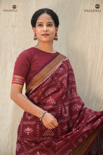 Load image into Gallery viewer, Mercerized cotton texture detail of Mahalakshmi — Sambalpuri Bandha double ikat weave, Pasapali
