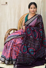 Load image into Gallery viewer, Tribal motif detail on Maitreyi Sambalpuri Bandha saree — Bandhakala double ikat woven in Odisha by Bhulia weavers | Pasapali

