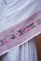 Jala-technique danti weave body of Malini Sambalpuri cotton saree — close-up of check pattern, Pasapali handloom
