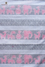 Woven texture of Malini white Sambalpuri Sachipar saree — mercerized cotton surface, Bandha ikat craft by Pasapali