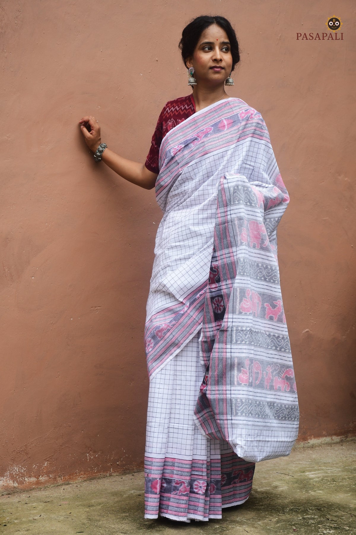 Handloom drape view of Malini white Sambalpuri saree — GI certified Sachipar in mercerized cotton from Pasapali