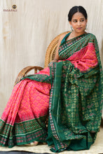 Load image into Gallery viewer, Flower motif detail on Mangala pallu — authentic Sambalpuri Handloom Bandha saree, Pasapali, Odisha
