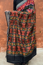 Load image into Gallery viewer, Matangi — flat lay of full maroon Sambalpuri Bandha mercerized cotton saree with blouse piece by Pasapali
