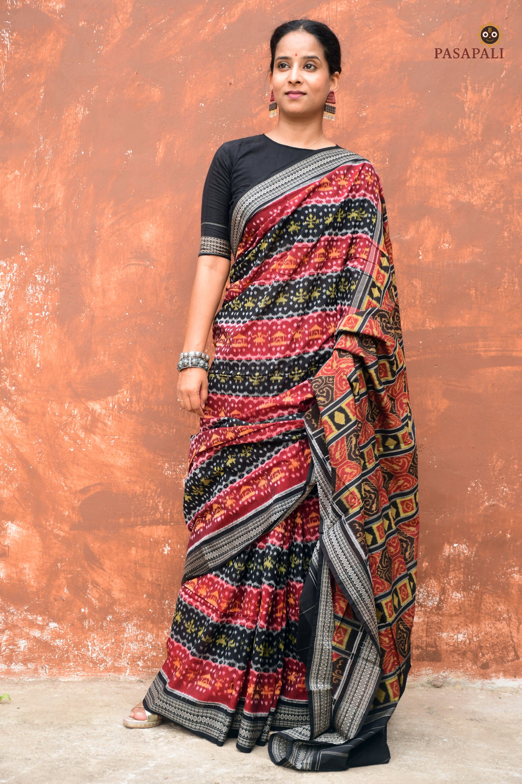 Matangi — mercerized cotton texture detail of maroon Sambalpuri Bandha handloom saree woven by Bhulia weavers Pasapali