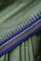 Bandha double ikat motif detail on Nalini Sambalpuri saree — Phula pattern aligned across warp and weft, Pasapali Odisha