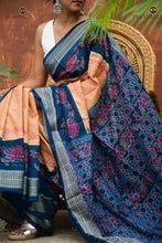 Load image into Gallery viewer, Teal Rudraksha border close-up on Padmavati — original Sambalpuri Bandha cotton saree by Bhulia weavers for Pasapali
