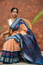 Load image into Gallery viewer, Padmavati pallu close-up — flower motifs woven in Bandha double ikat on cream mercerized cotton, Sambalpuri handloom by Pasapali
