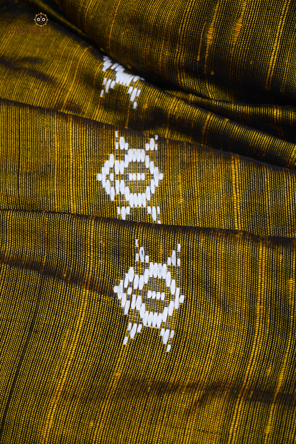 Pallava body weave 2 — macha pharsa motifs, aal bark natural dye, Mirgan weavers Kotpad saree
