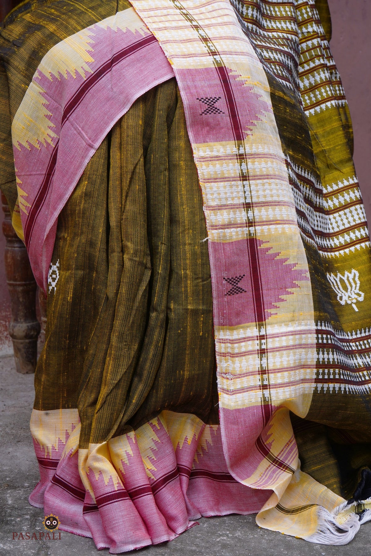 Pallava Kotpad handloom texture detail — aal bark dyed Tussar Cotton Silk surface, handspun yarn irregularity