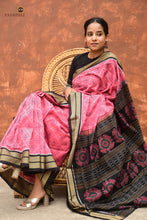 Load image into Gallery viewer, Parijata pink Sambalpuri cotton saree flat lay — full length 5.40m, rudraksha border, floral ikat pallu, Pasapali
