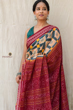 Load image into Gallery viewer, Pashika Sambalpuri handloom saree motif detail — jhoti and Rudraksha double ikat alignment across warp and weft by Pasapali
