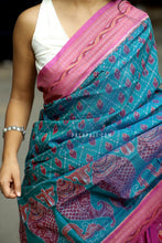 Load image into Gallery viewer, Mercerized cotton Sambalpuri saree in teal blue with pink star border and fish motifs – Pasapali
