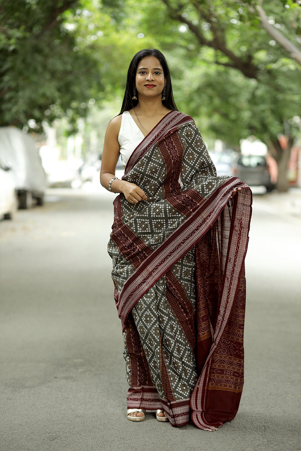 Grey Sambalpuri Cotton Saree | Mini Pasapalli Ikat – Pasapali
