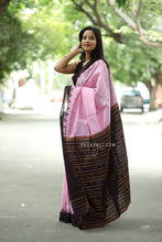 Load image into Gallery viewer, Komalika- Pink Phoda Kumbha Saree with temple Border &amp; Fish Ikat Pallu – Pasapali
