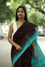 Load image into Gallery viewer, Teal Tara - Cotton Phoda Kumbha Sambalpuri Saree with Fish &amp; Flower Ikat Pallu
